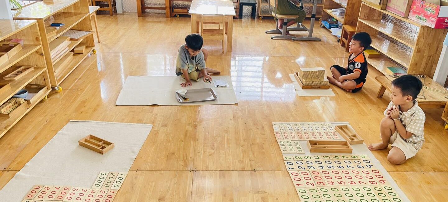 Là Lá La Montessori